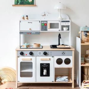 Cocina infantil con flujo de agua